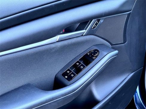 Used 2025 MAZDA MAZDA3 s image 12