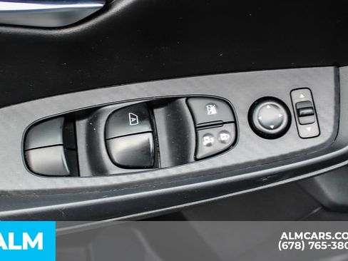 Used 2024 Nissan Sentra SV FWD image 39