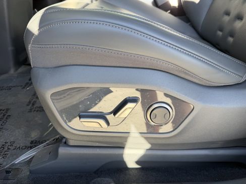 Used 2024 Kia EV9 Wind image 30