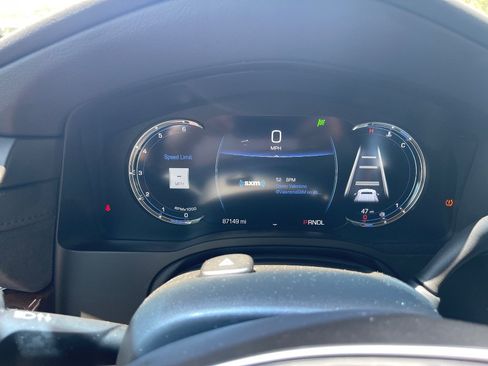 Used 2019 Cadillac Escalade Premium Luxury RWD image 19