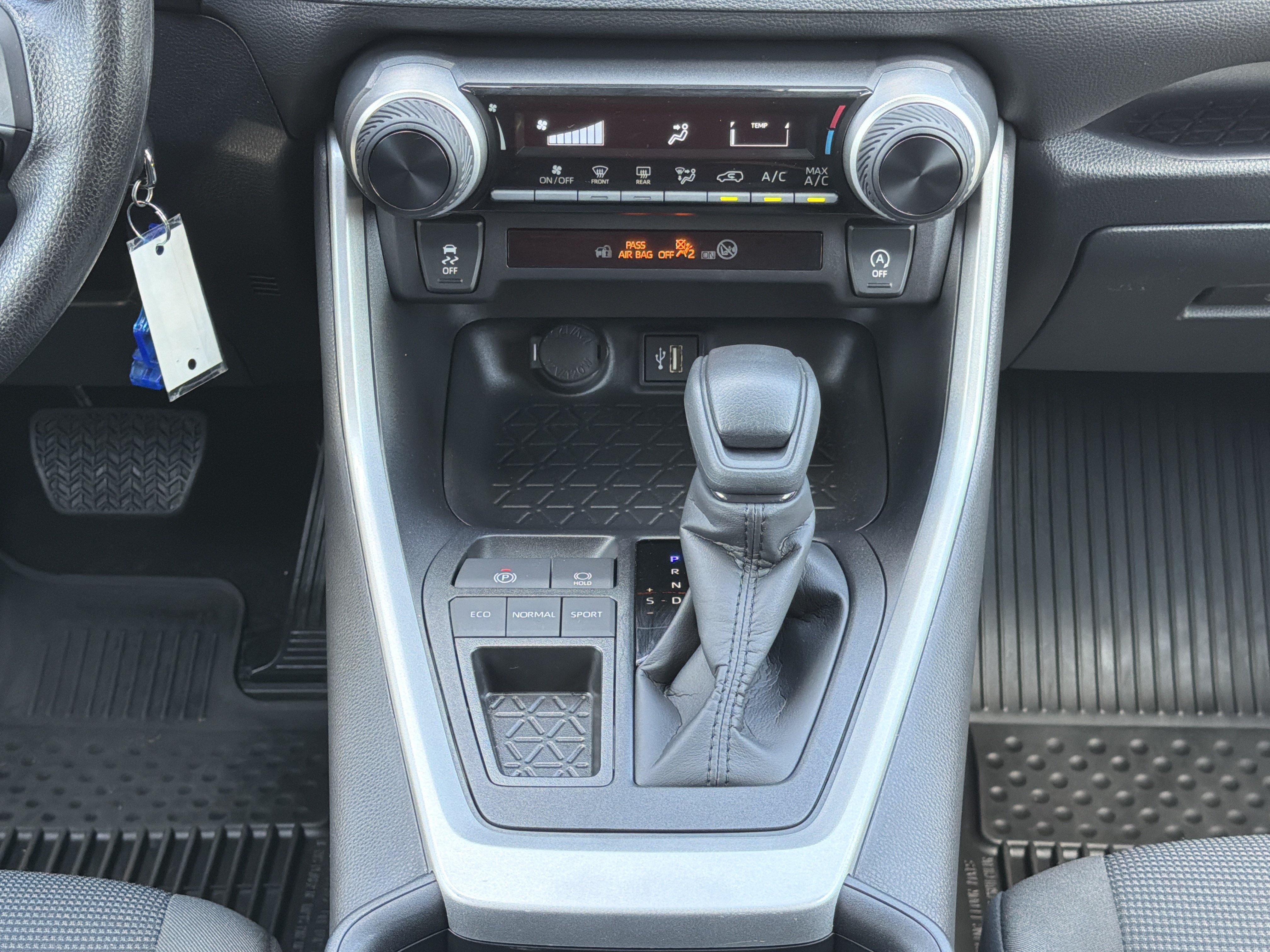 Used 2025 Toyota RAV4 LE FWD image 5