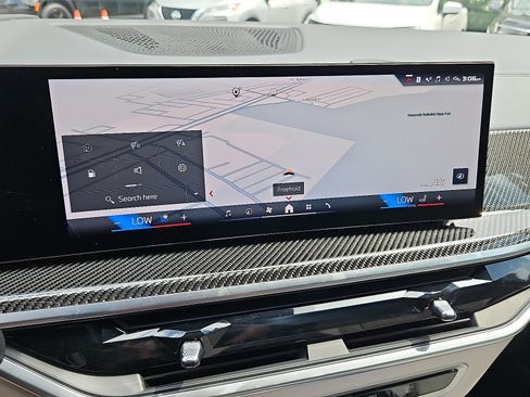 Used 2024 BMW X7 M60i w/ Executive Package image 15