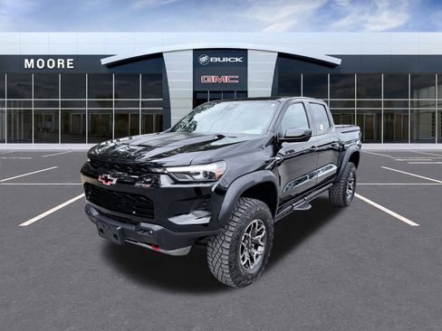 Used 2024 Chevrolet Colorado ZR2 w/ ZR2 Convenience Package III image 9