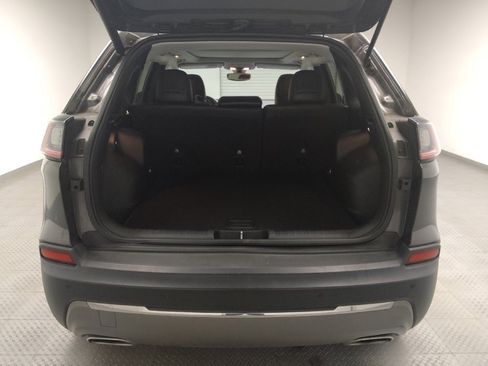 Used 2019 Jeep Cherokee Limited image 29