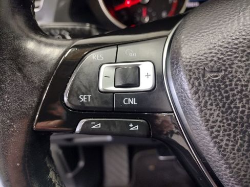 Used 2018 Volkswagen Tiguan SE FWD image 27