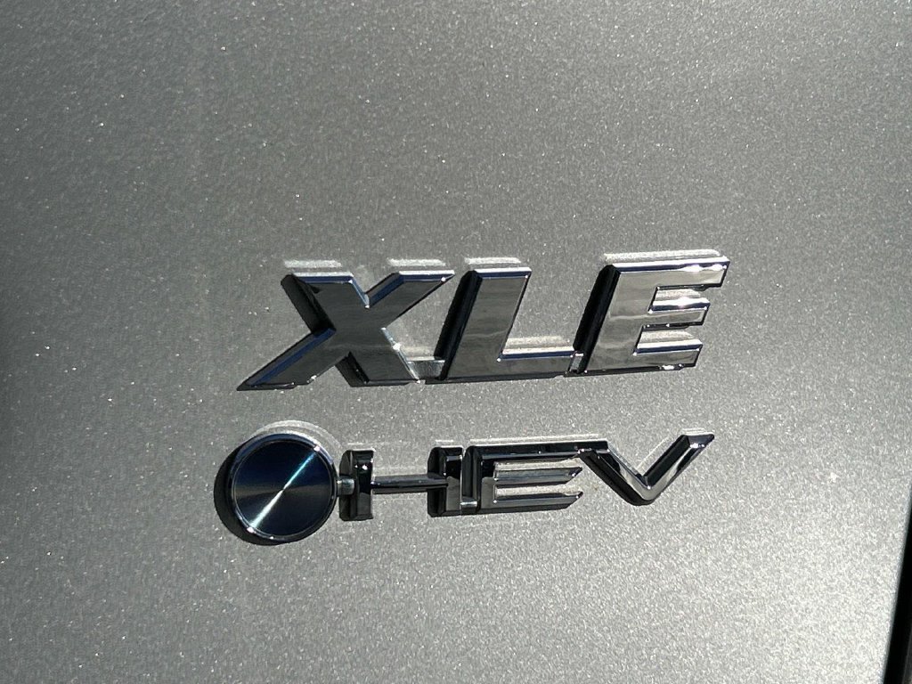 Used 2025 Toyota RAV4 XLE w/ Convenience Package AWD/4WD image 12