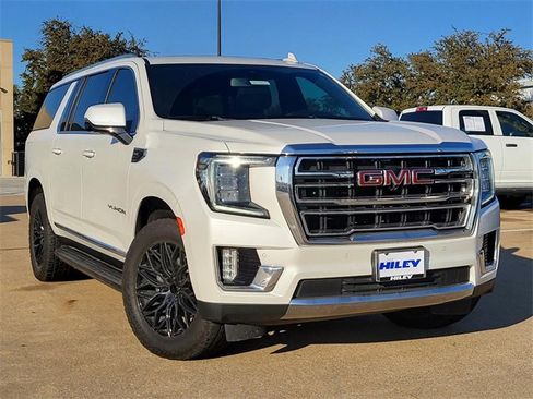 Used 2021 GMC Yukon XL SLT w/ SLT Premium Package image 1