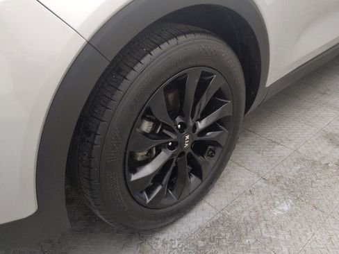 Used 2020 Kia Sorento EX image 31