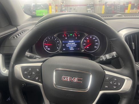 Used 2024 GMC Terrain SLT image 7