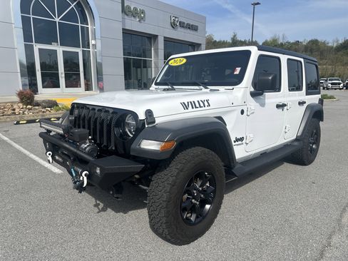 Used 2020 Jeep Wrangler Unlimited Sport AWD/4WD image 2