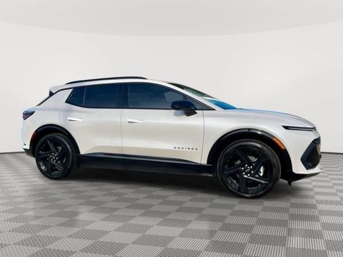 New 2025 Chevrolet Equinox EV RS FWD image 2