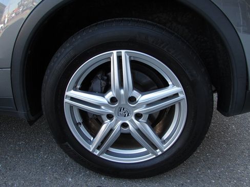 Used 2013 Porsche Cayenne AWD/4WD image 19