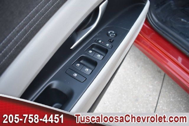 Used 2025 Hyundai Elantra Limited FWD image 19