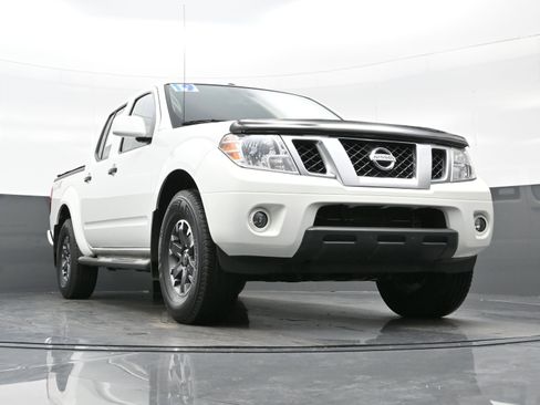 Used 2019 Nissan Frontier PRO-4X image 32