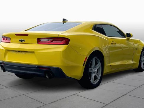 Used 2016 Chevrolet Camaro LT w/ Technology Package image 12