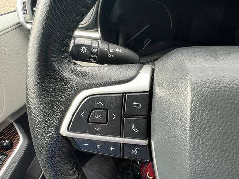 Used 2021 Toyota Sienna XLE FWD image 23