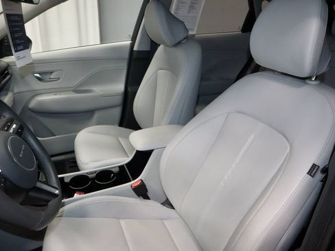 Used 2024 Hyundai Kona Limited AWD/4WD image 28