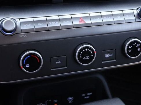 Used 2025 Hyundai Kona SE FWD image 18