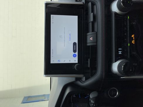 Used 2023 Toyota RAV4 SE image 16