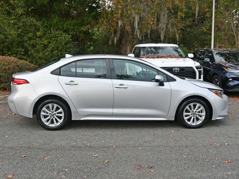 Certified 2023 Toyota Corolla LE image 5