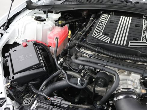 Used 2018 Chevrolet Camaro ZL1 RWD image 17
