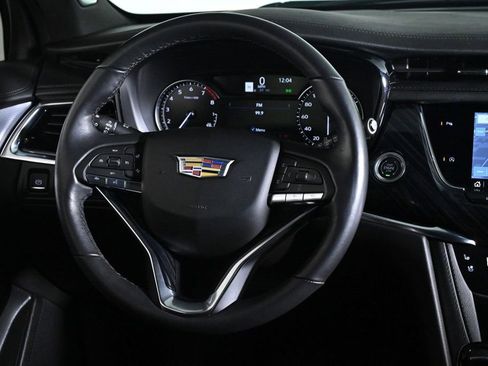 Used 2024 Cadillac XT6 Premium Luxury image 10