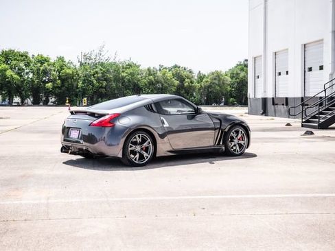 Used 2010 Nissan 370Z Touring w/ Sport Pkg RWD image 54