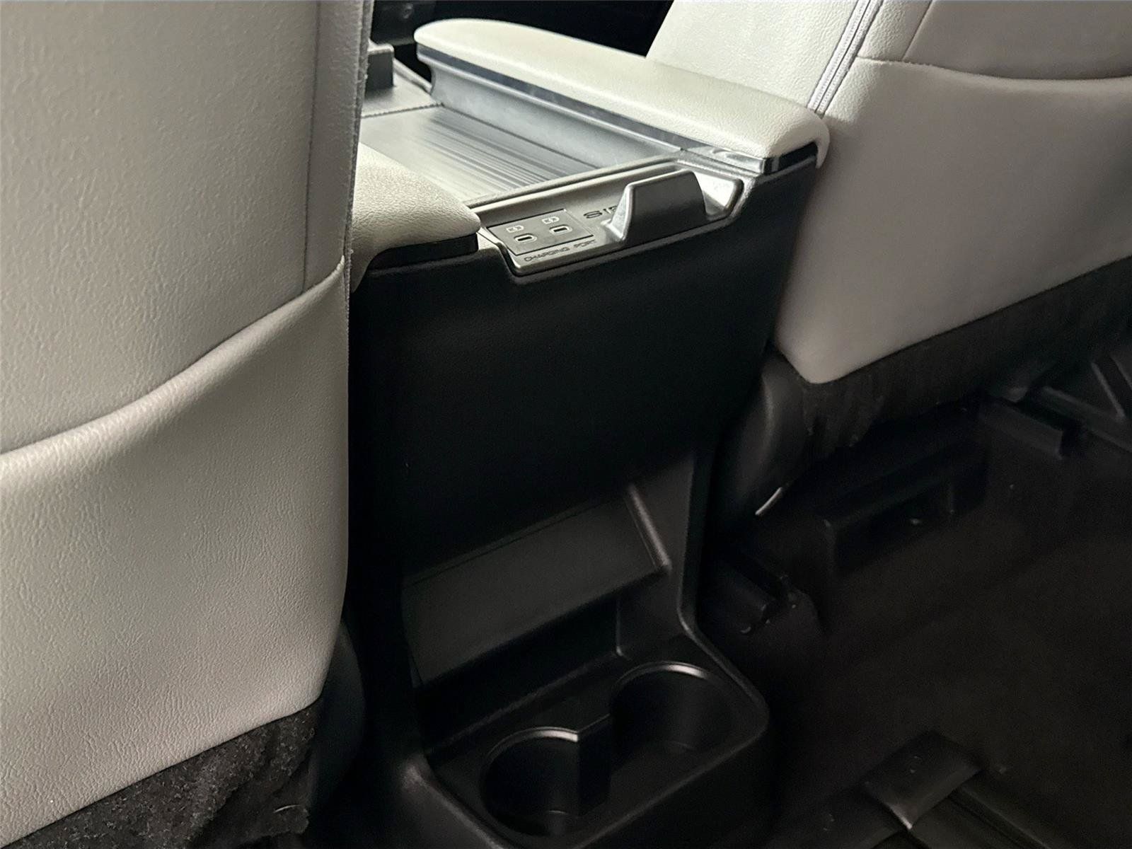 Certified 2026 Toyota Sienna XLE FWD image 36