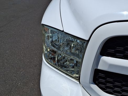 Used 2015 RAM 1500 Express AWD/4WD image 9