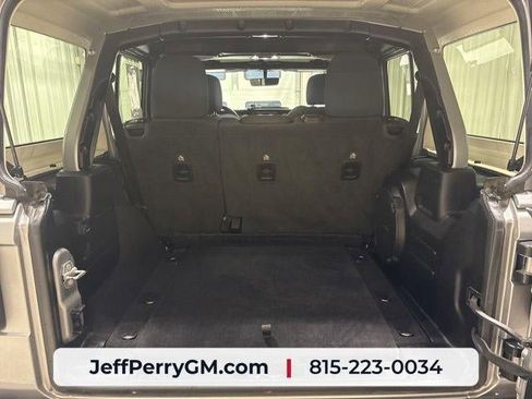 Used 2021 Jeep Wrangler Unlimited Sahara w/ Uconnect 4C Nav & Sound Group AWD/4WD image 28