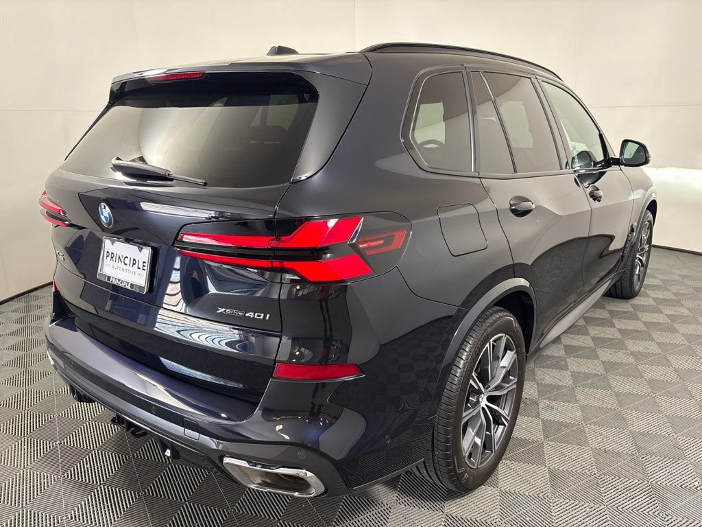 Certified 2024 BMW X5 xDrive40i w/ M Sport Package AWD/4WD image 5