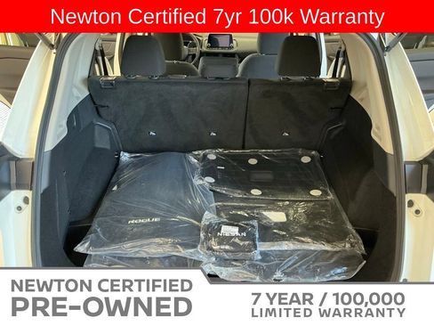 Used 2025 Nissan Rogue S FWD image 19