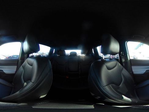 Used 2025 Jeep Compass Limited image 42