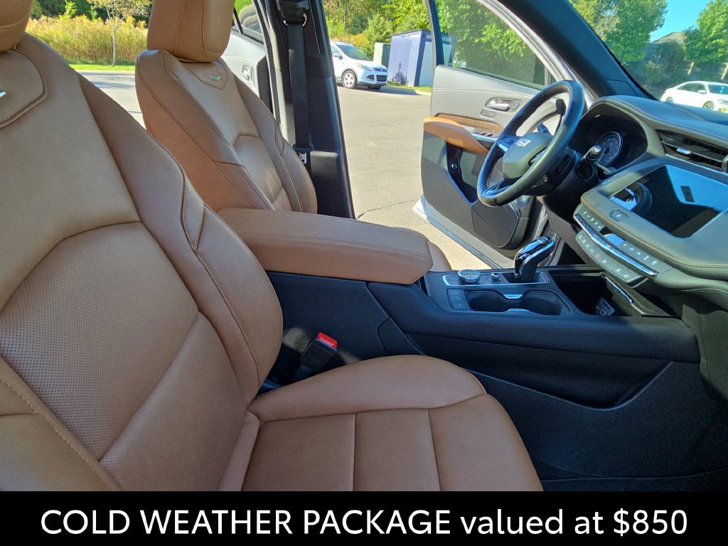 Used 2023 Cadillac XT4 Premium Luxury w/ Technology Package AWD/4WD image 12