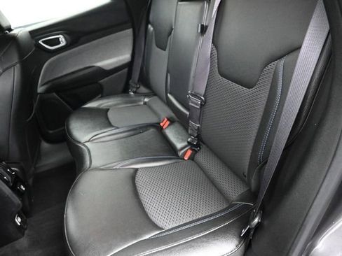 Used 2024 Jeep Compass Latitude AWD/4WD image 22