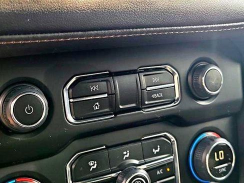 Used 2024 Chevrolet Tahoe High Country w/ Premium Package image 31