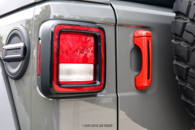 Used 2022 Jeep Wrangler Unlimited Sahara w/ Cold Weather Group AWD/4WD image 98