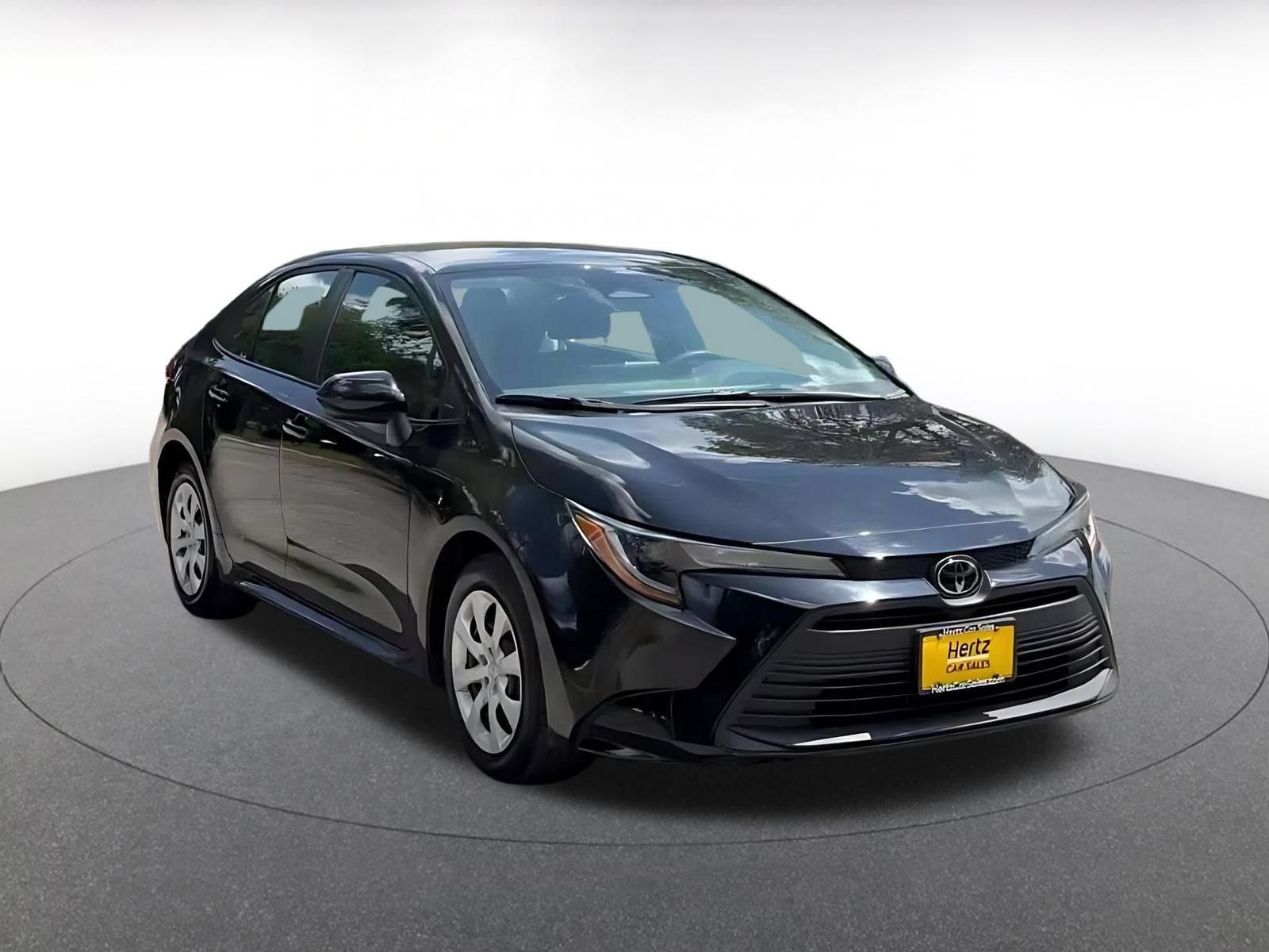 Used 2025 Toyota Corolla LE FWD image 3