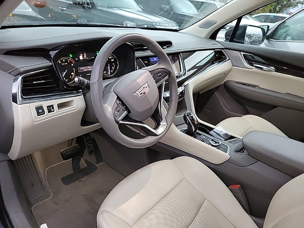 Used 2020 Cadillac XT6 Premium Luxury FWD image 8