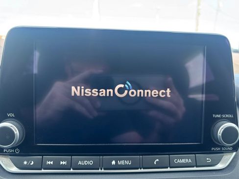 Used 2021 Nissan Rogue S AWD/4WD image 11