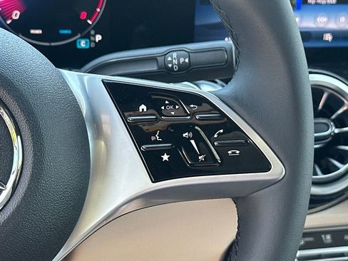New 2026 Mercedes-Benz GLB 250 image 28