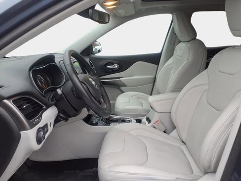 Certified 2021 Jeep Cherokee Limited w/ Elite Package image 9