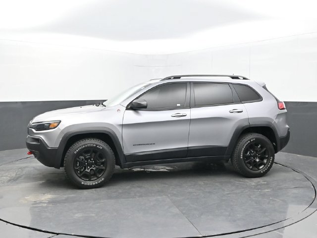 Used 2021 Jeep Cherokee Trailhawk w/ Trailer Tow Group AWD/4WD image 2