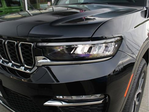 New 2025 Jeep Grand Cherokee Limited w/ Trailer Tow Package image 40