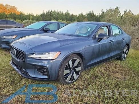 Used 2025 Volvo S60 T8 Ultra image 1