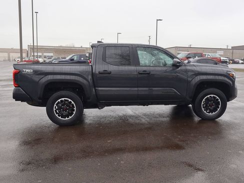 Used 2024 Toyota Tacoma TRD Off-Road image 8