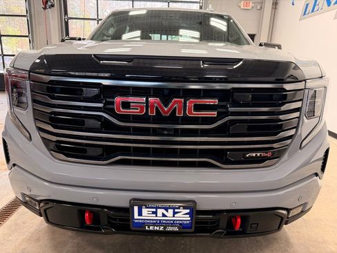 Used 2025 GMC Sierra 1500 AT4 w/ Technology Package AWD/4WD image 3