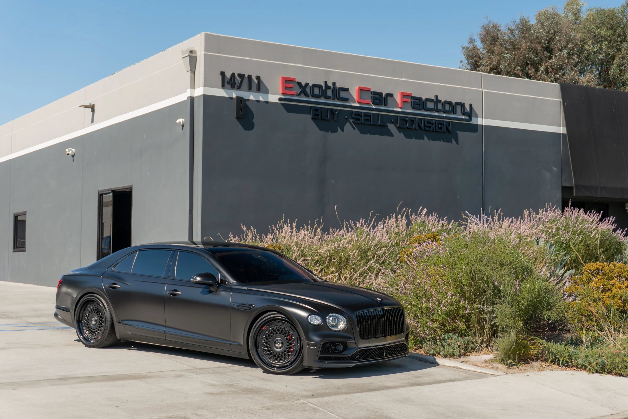 Used 2020 Bentley Flying Spur W12 AWD/4WD image 1