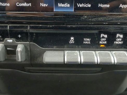 Used 2023 RAM 1500 Laramie AWD/4WD image 27