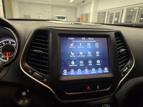 Used 2022 Jeep Cherokee Latitude Lux FWD image 22